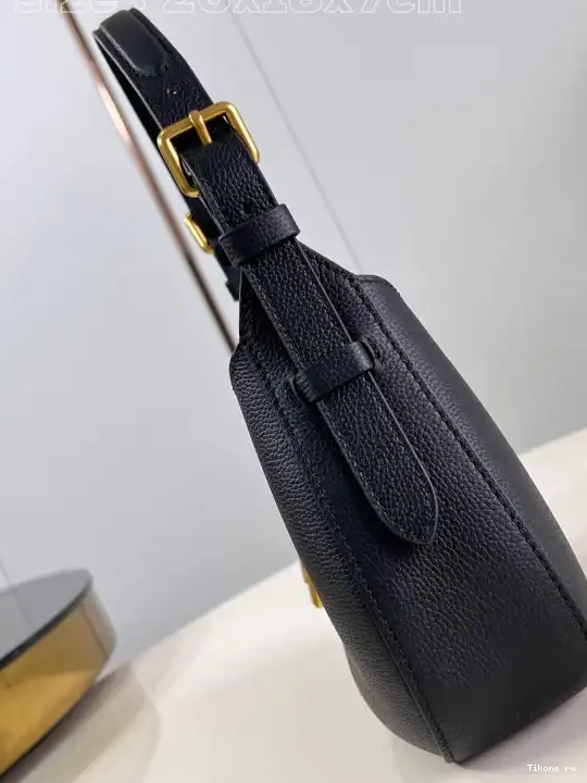 Affordable Low VUITTON Bag-26*18*7CM LOUIS Key Shoulder 0519